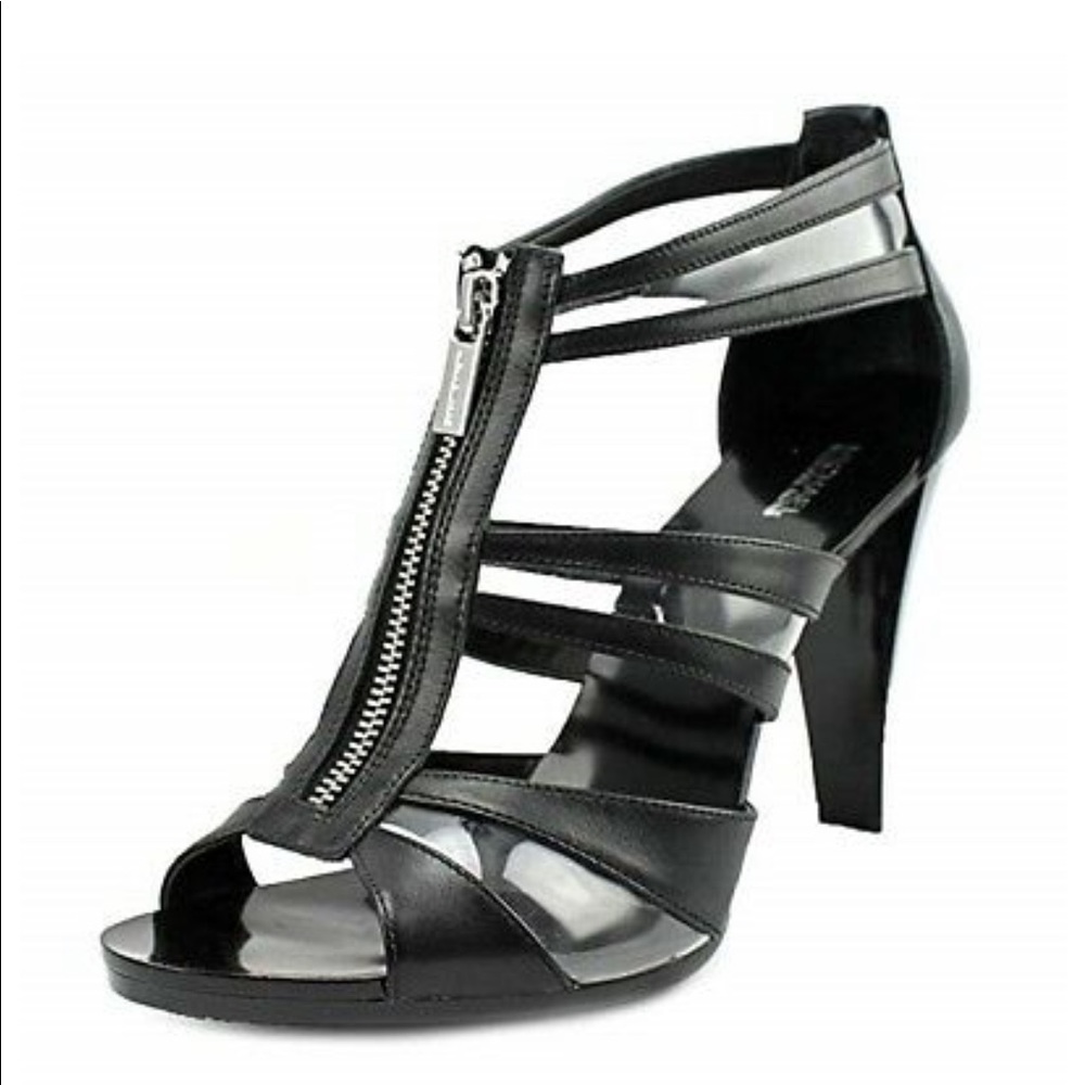 MichaelKors black heel in size 11 NWT original box